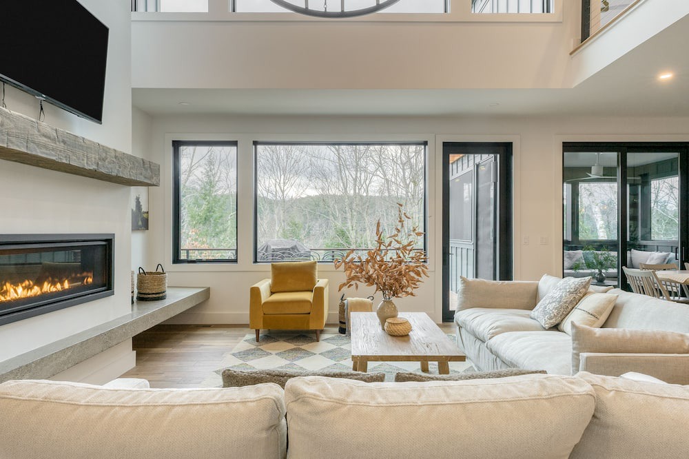 Photo of Livingroom in Monterey