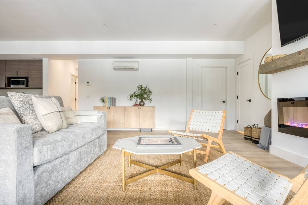 Photo of Bedroom in Monterey