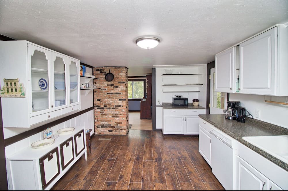 Photo of Kitchen in Canaan