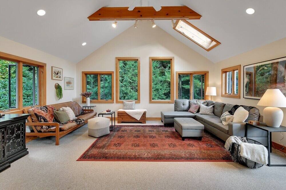 Photo of Livingroom in Becket