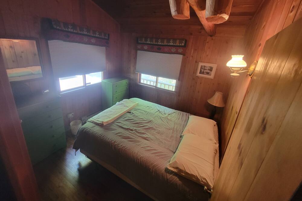 Photo of Bedroom in Wolfeboro