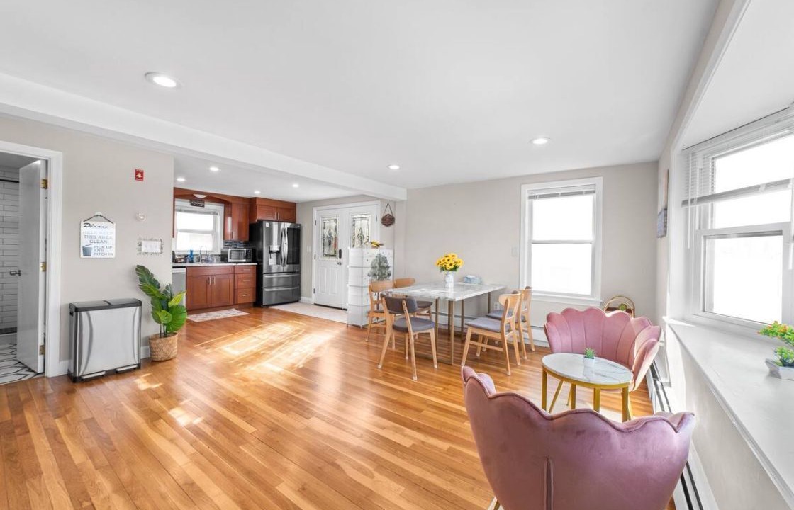 Photo of Livingroom in Piety Corner