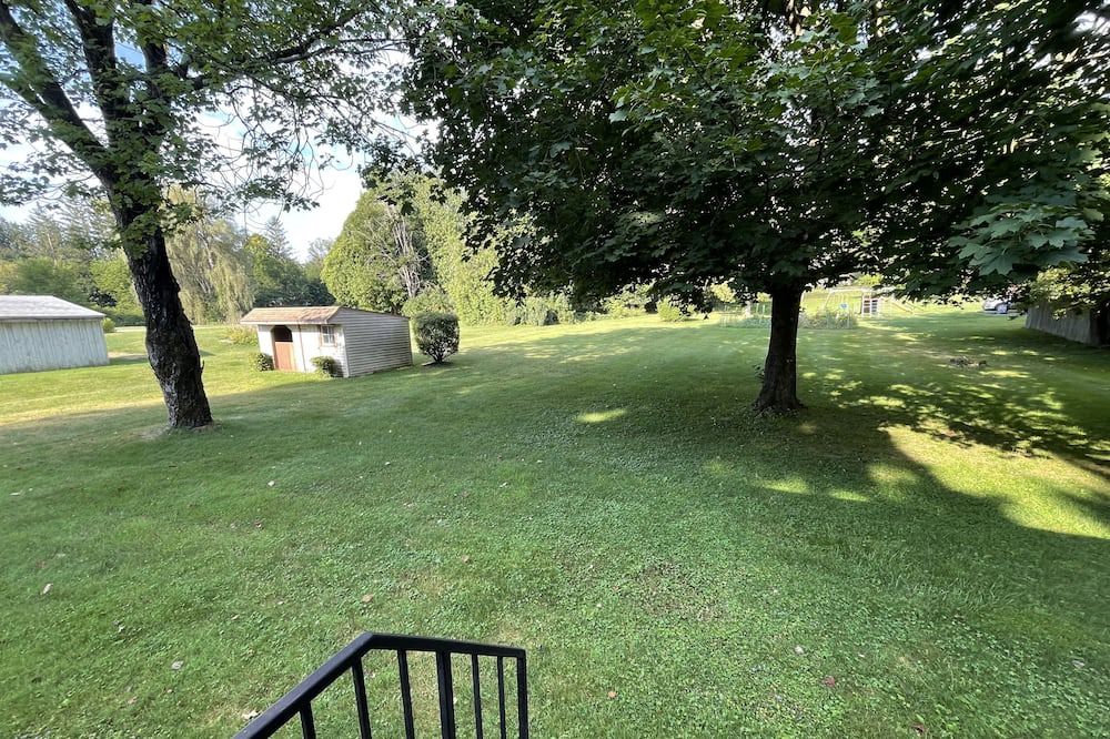 Photo of Others in Lee