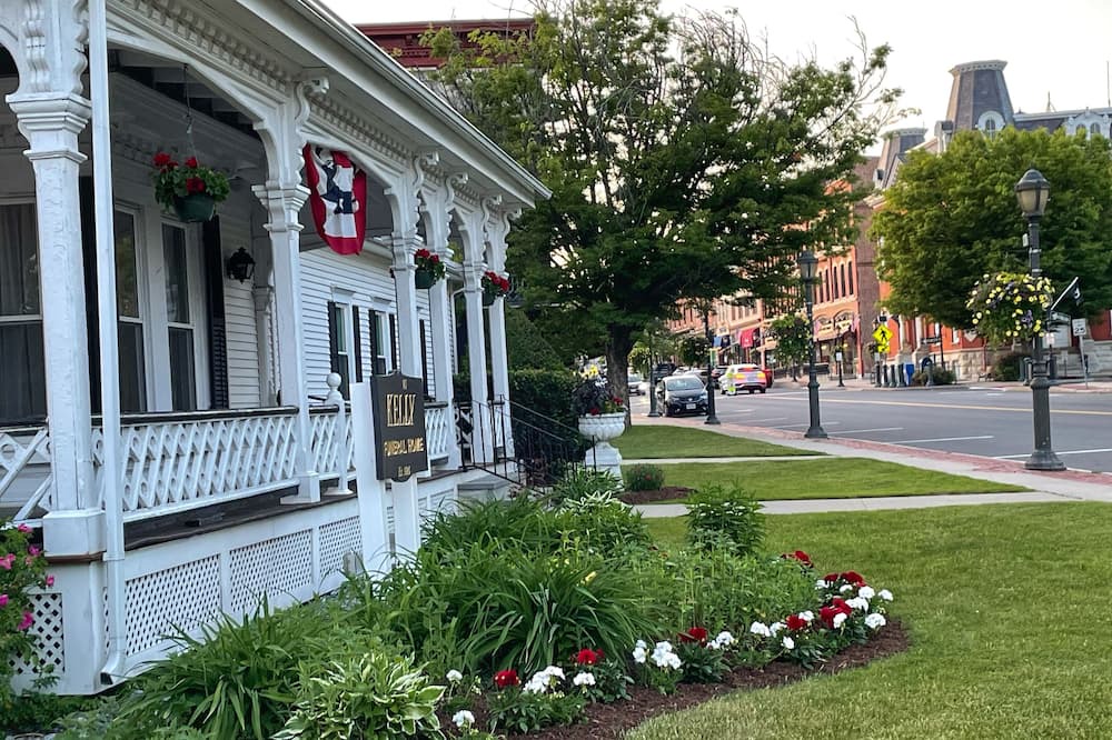 Photo of Outdoor in Lee
