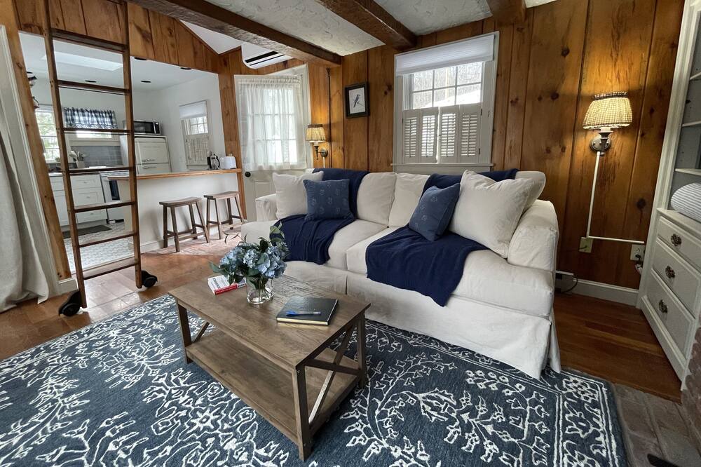 Photo of Livingroom in Lee
