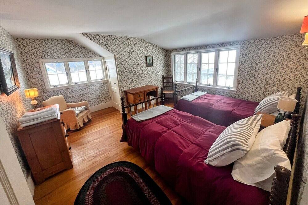 Photo of Bedroom in Ashland
