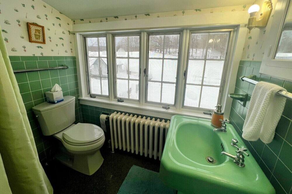 Photo of Bathroom in Ashland