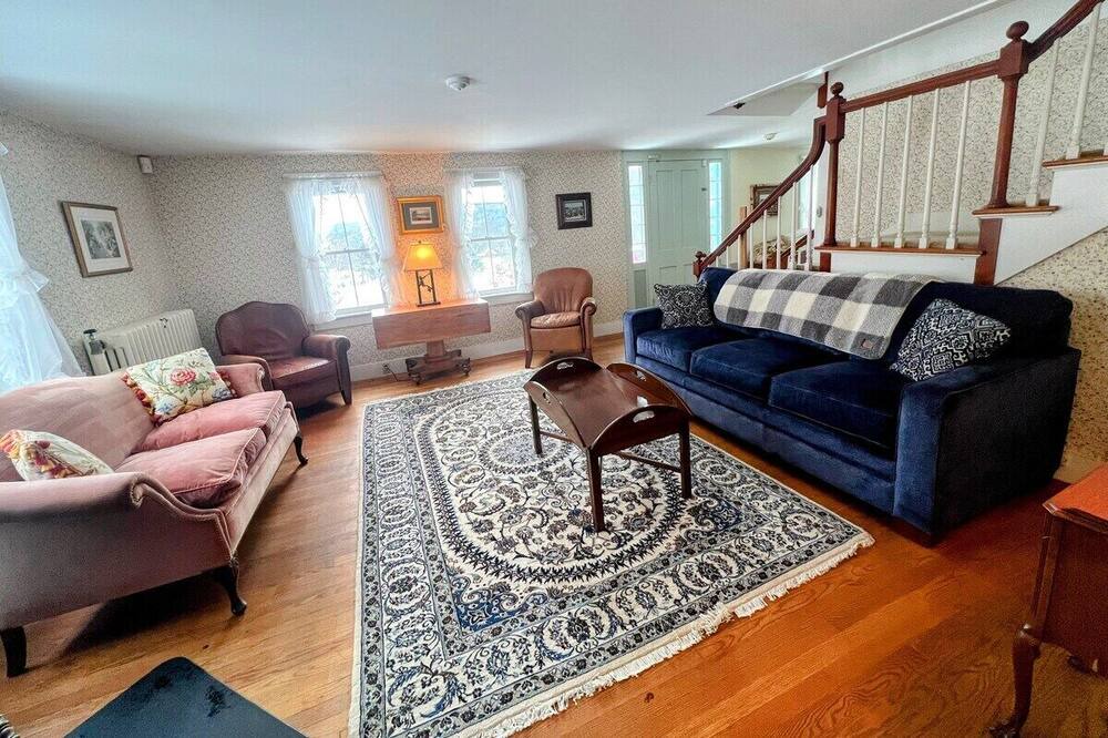Photo of Livingroom in Ashland