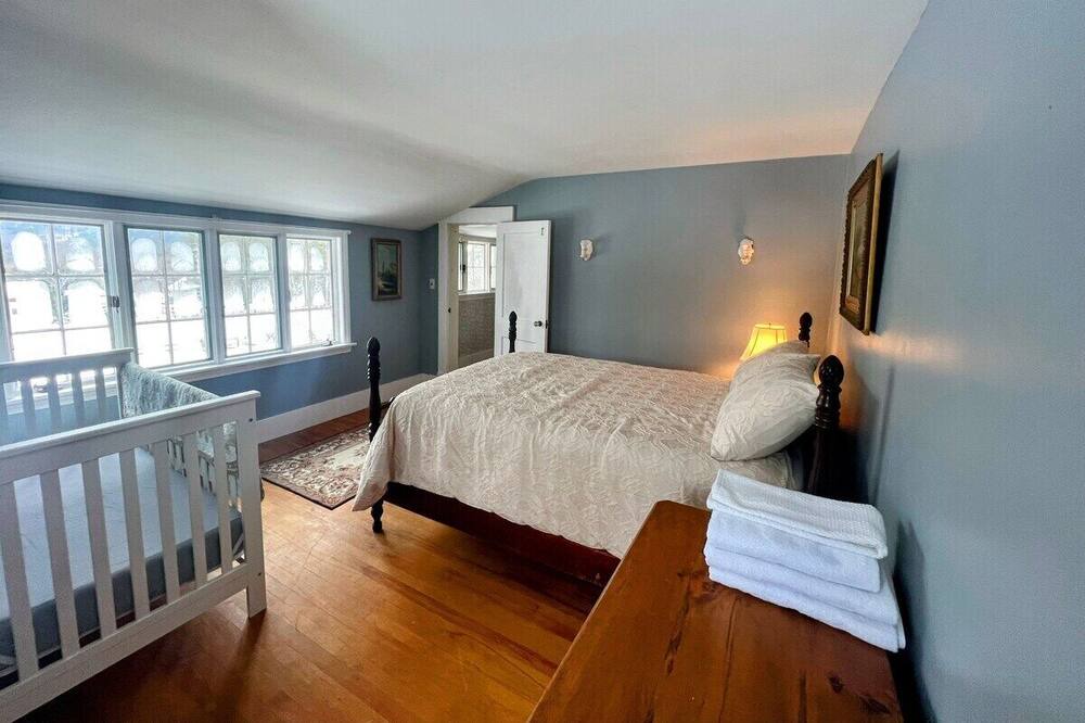 Photo of Bedroom in Ashland