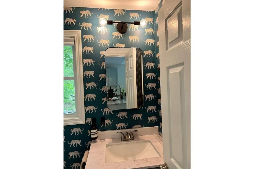 Photo of Bathroom in Bethlehem Village