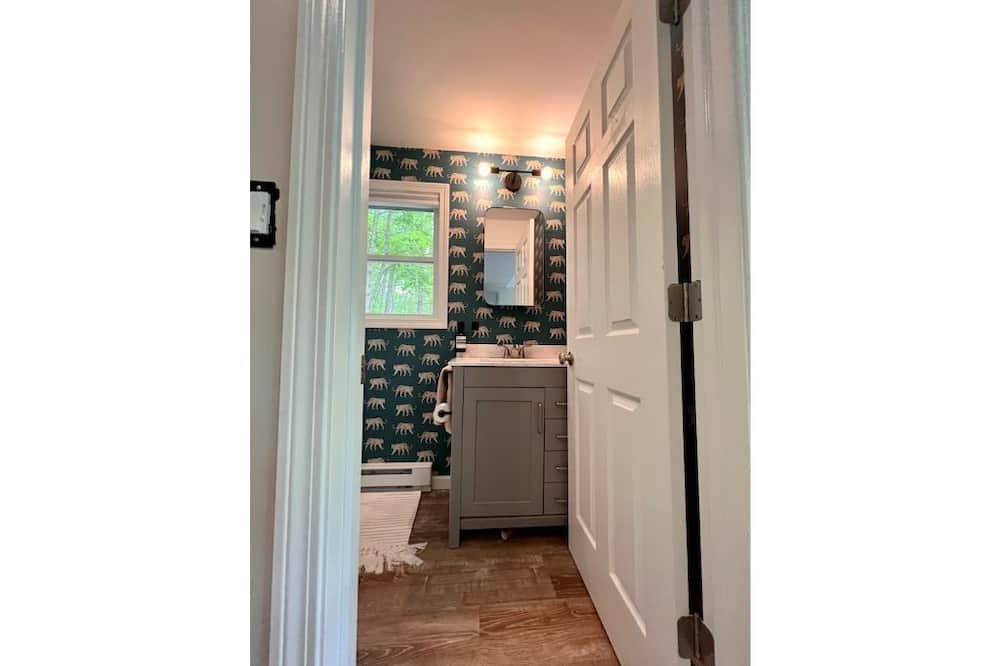 Photo of Bathroom in Bethlehem Village