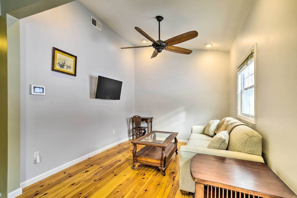 Photo of Bedroom in Town of Richmond
