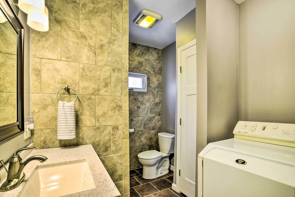 Photo of Bathroom in Town of Richmond