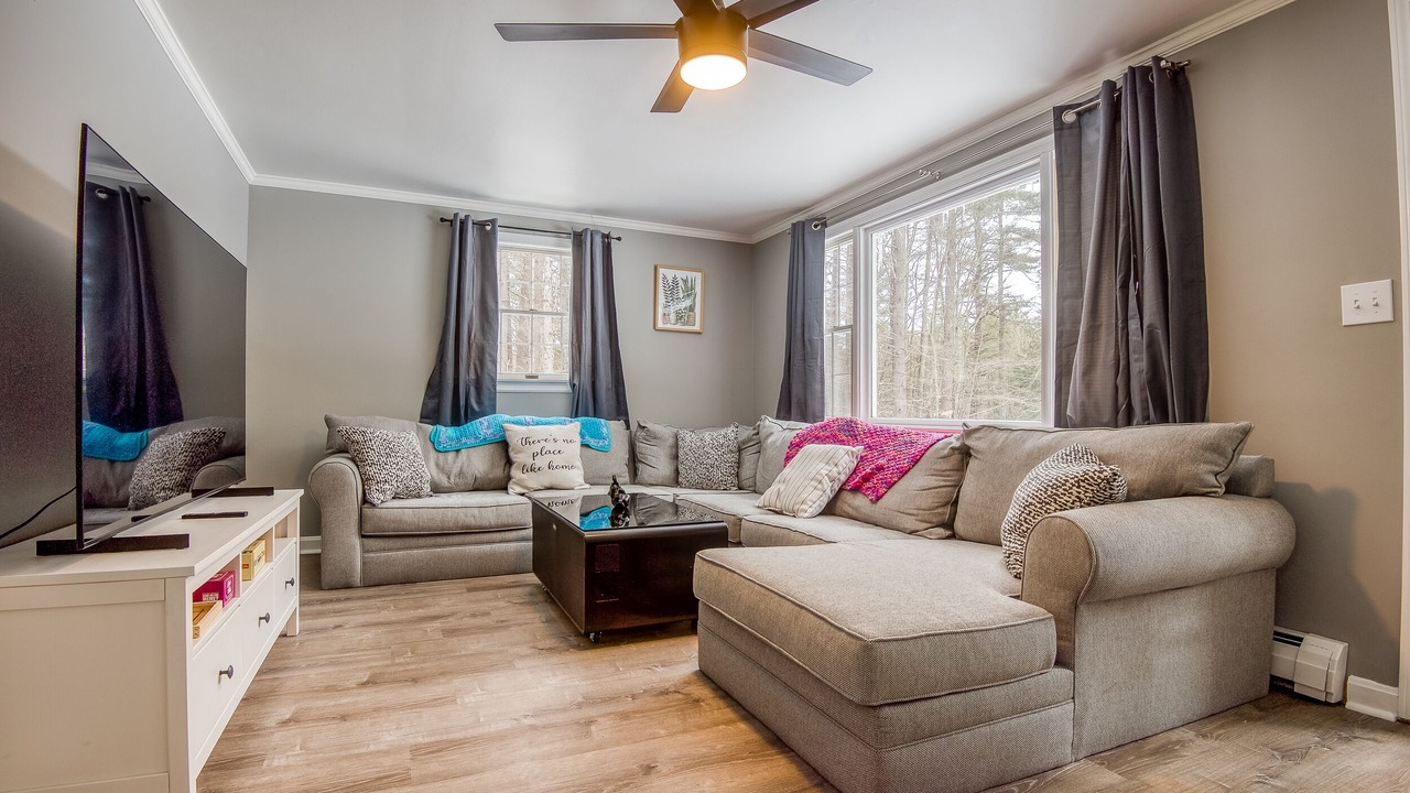 Photo of Livingroom in Tamworth