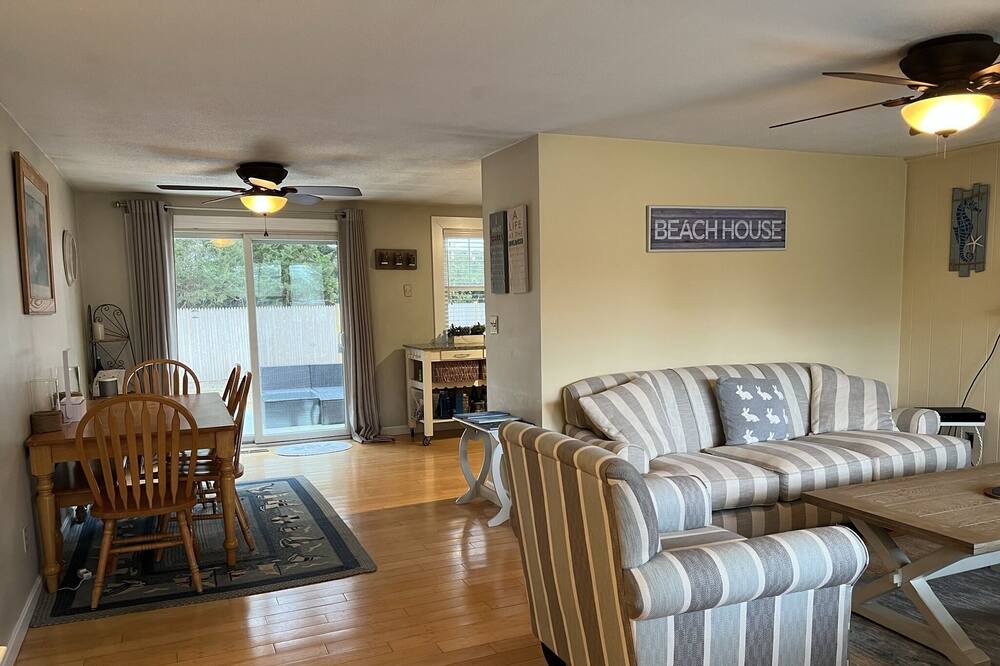Photo of Livingroom in East Falmouth
