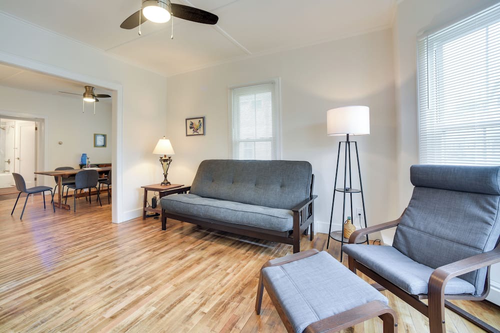 Photo of Livingroom in North Adams