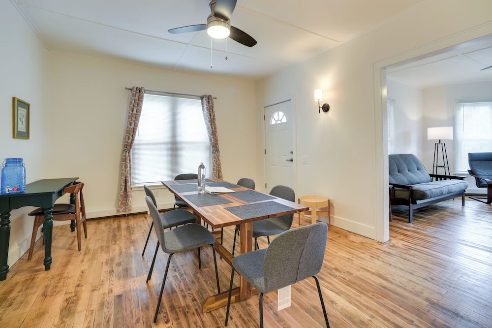 Photo of Livingroom in North Adams