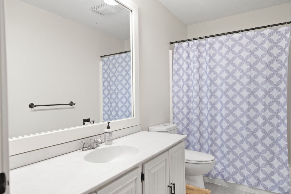 Photo of Bathroom in Shaftsbury