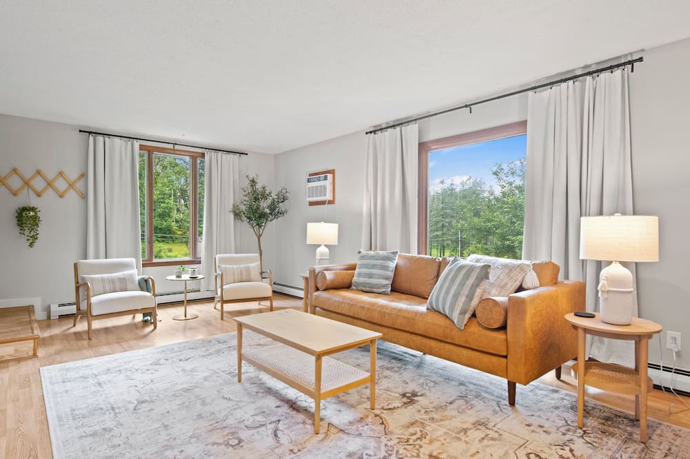 Photo of Livingroom in Shaftsbury