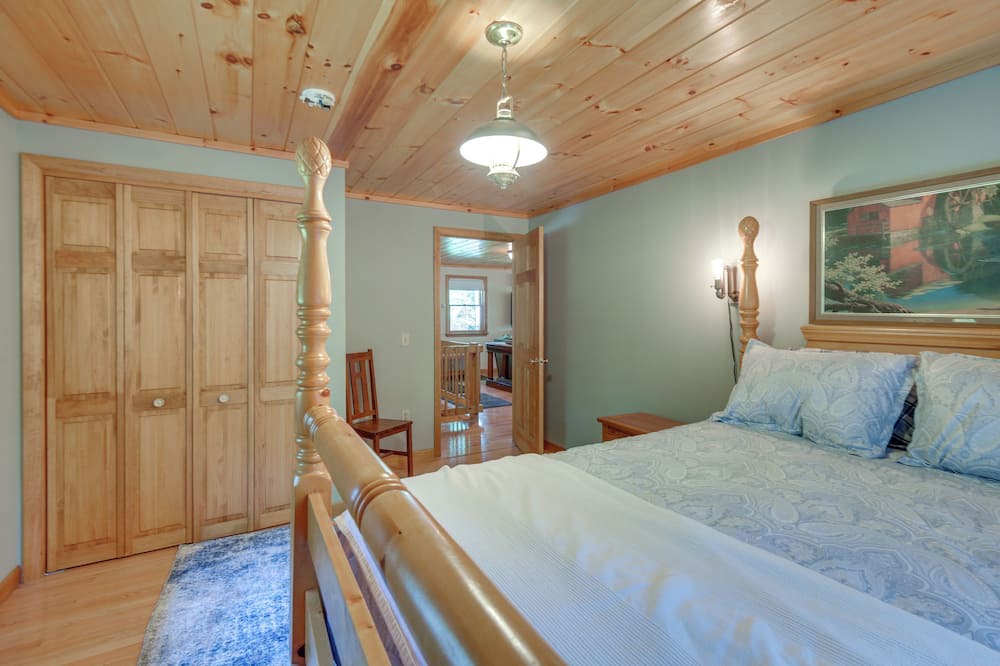 Photo of Bedroom in New Durham