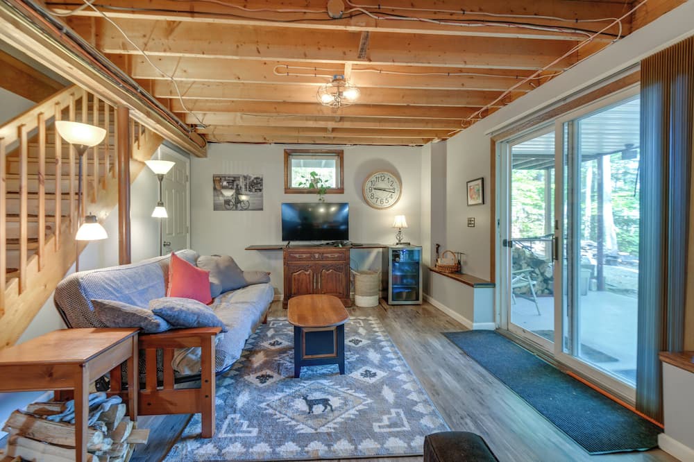 Photo of Livingroom in New Durham