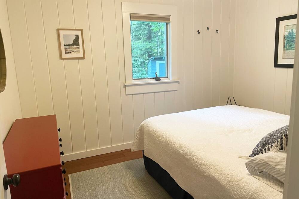 Photo of Bedroom in Greenwood