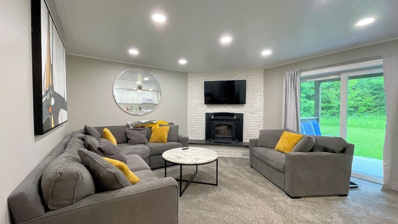 Photo of Livingroom in Bromley Mountain