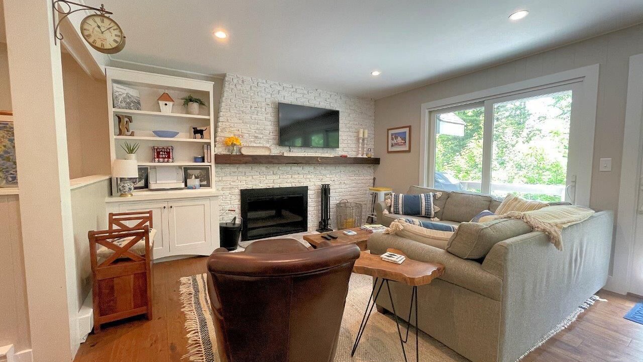 Photo of Livingroom in Bromley Mountain