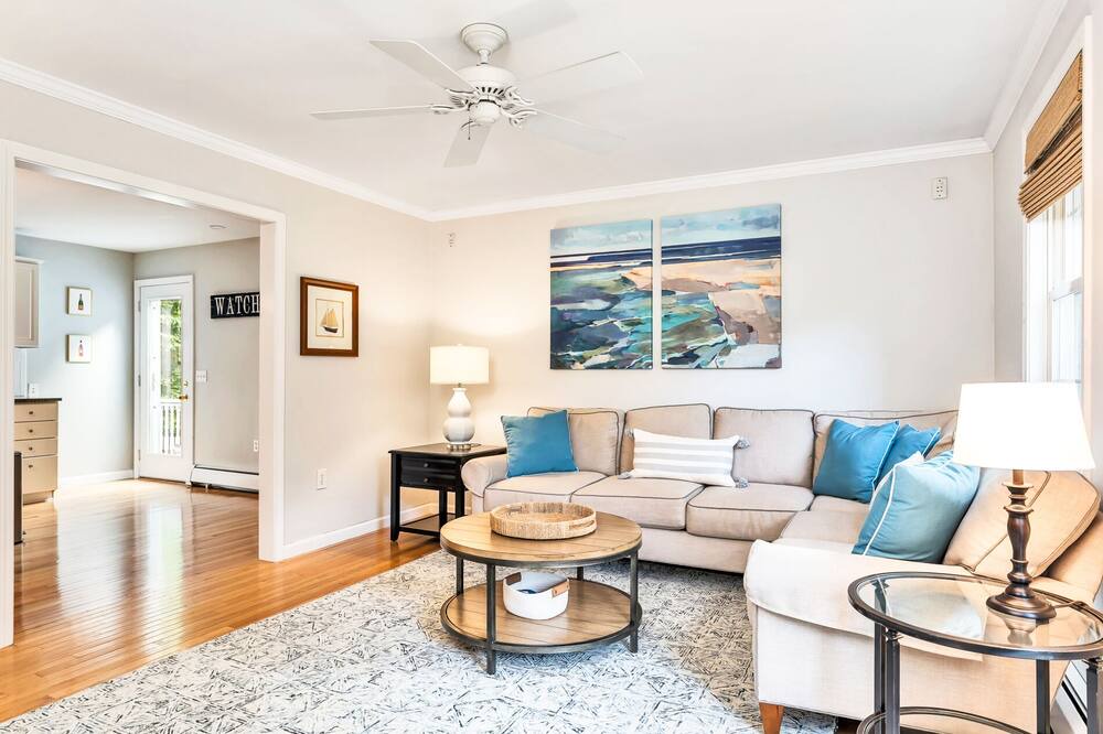 Photo of Livingroom in Watch Hill