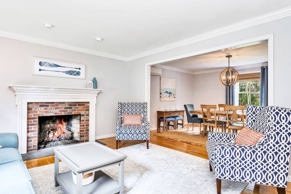 Photo of Livingroom in Watch Hill
