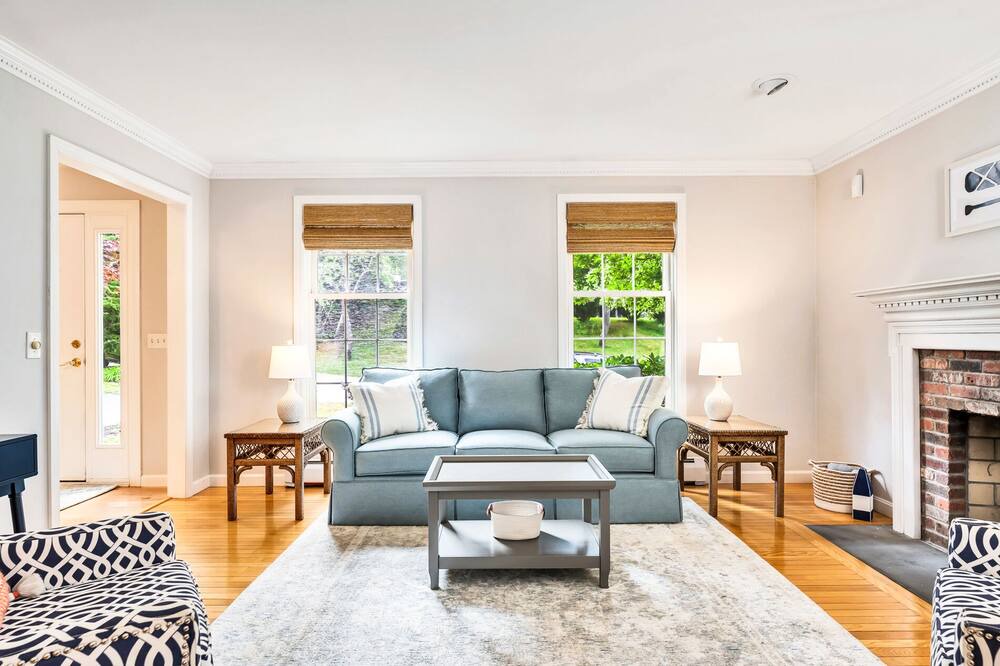 Photo of Livingroom in Watch Hill