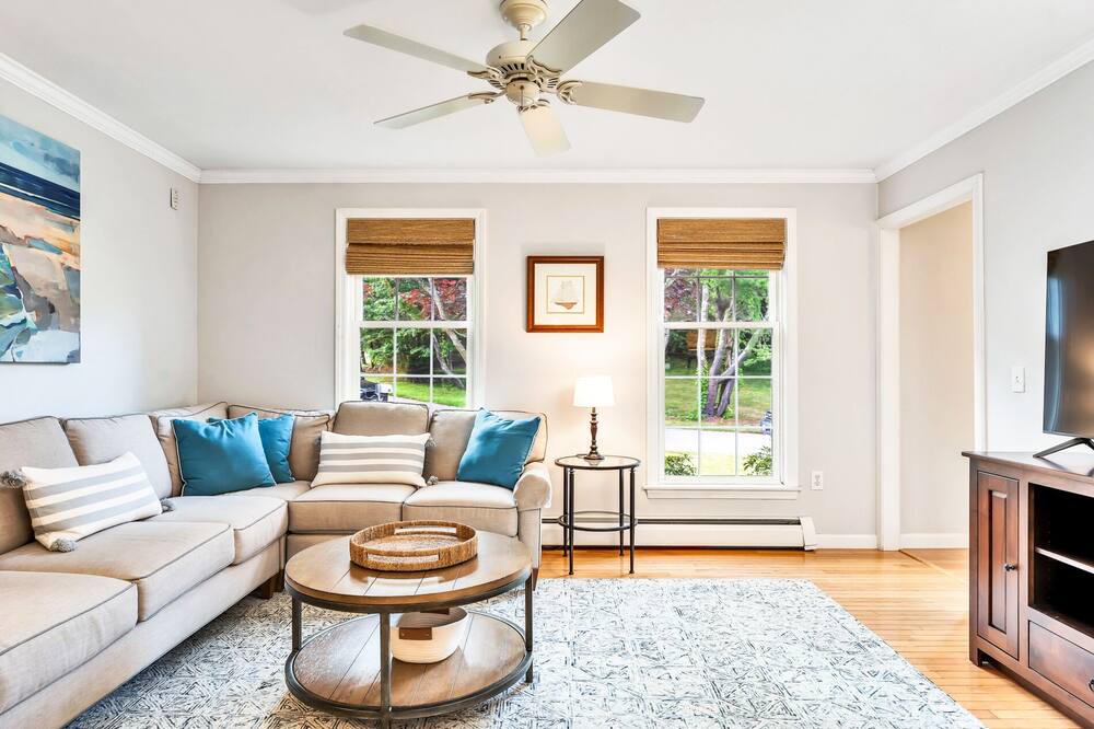 Photo of Livingroom in Watch Hill