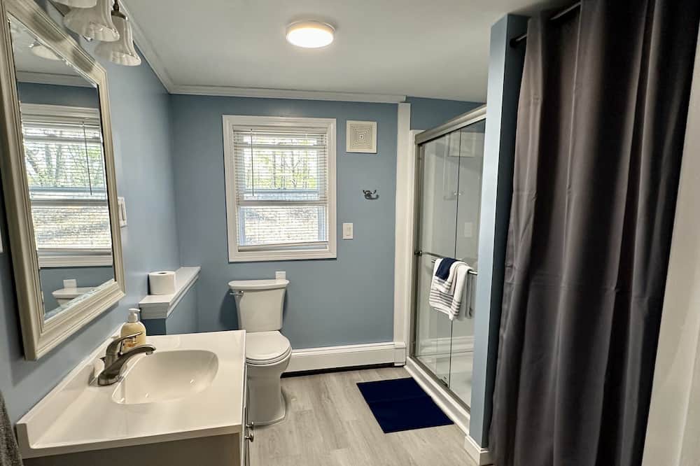 Photo of Bathroom in Gray