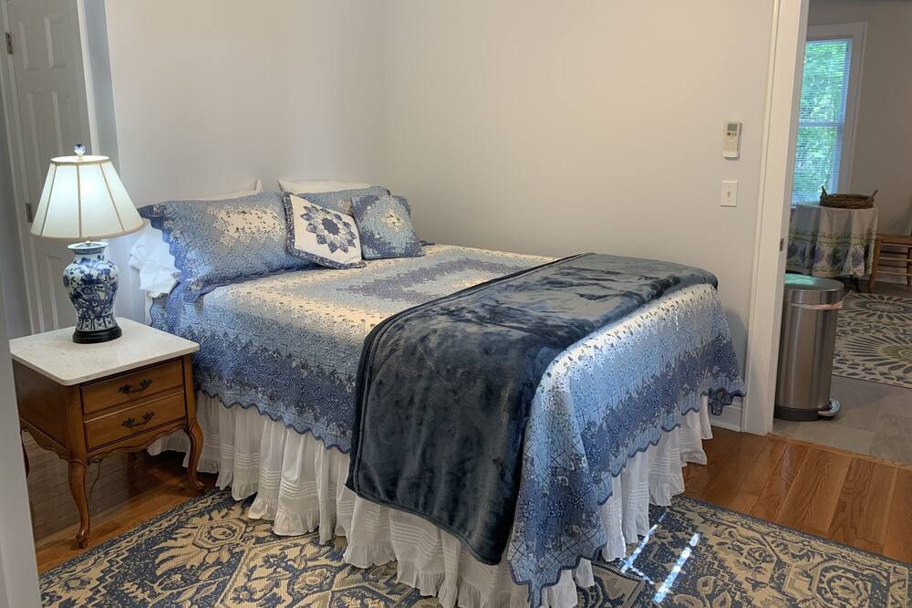 Photo of Bedroom in Greenport West