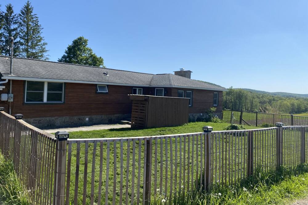 Photo of Outdoor in Caroline