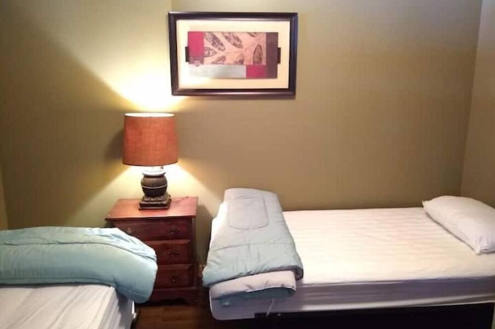Photo of Bedroom in Raymond