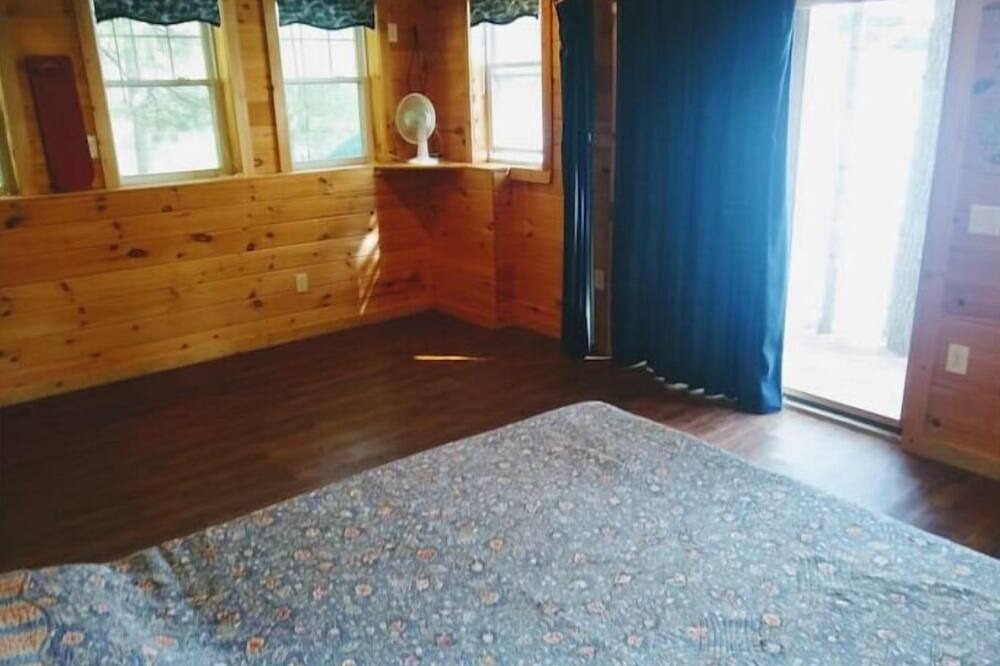 Photo of Bedroom in Raymond