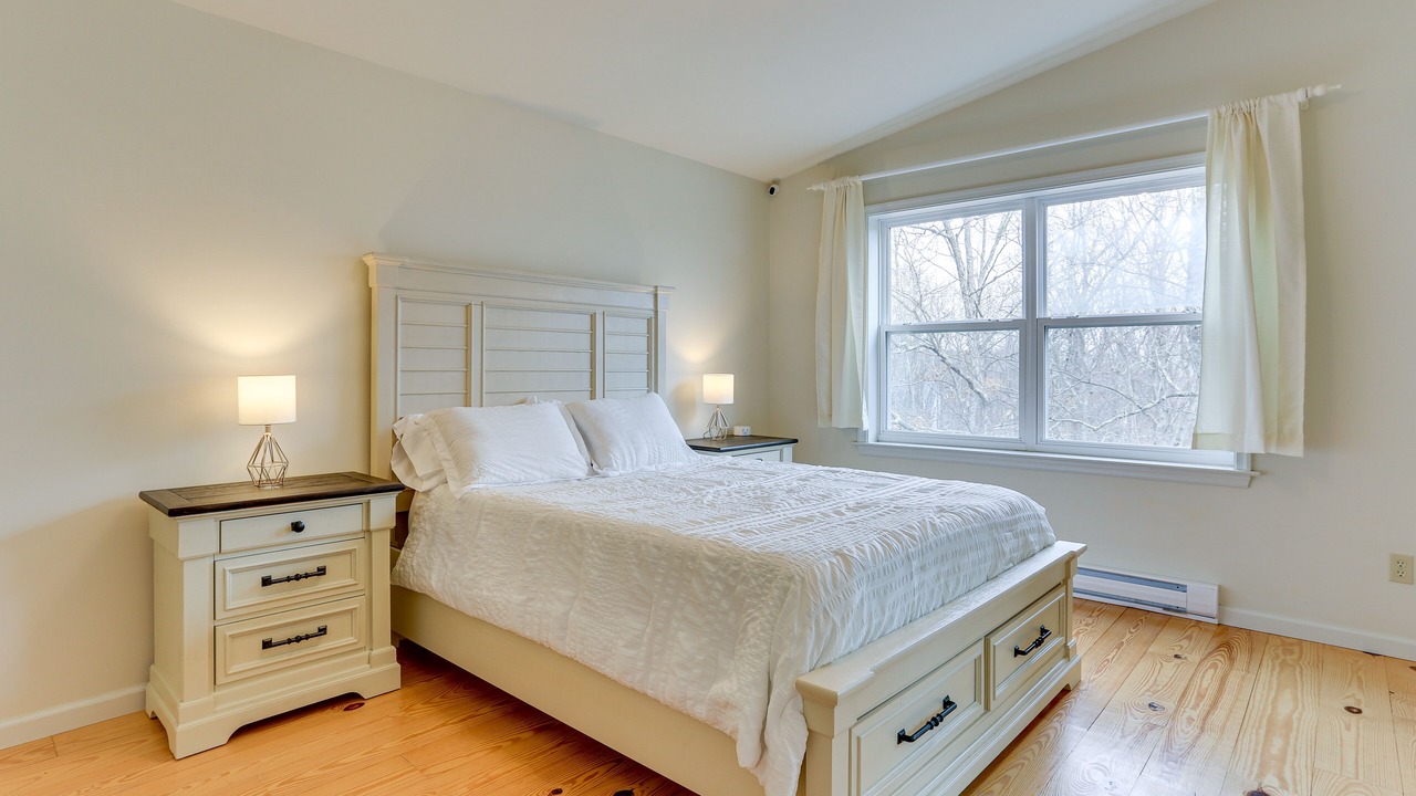 Photo of Bedroom in Rowland
