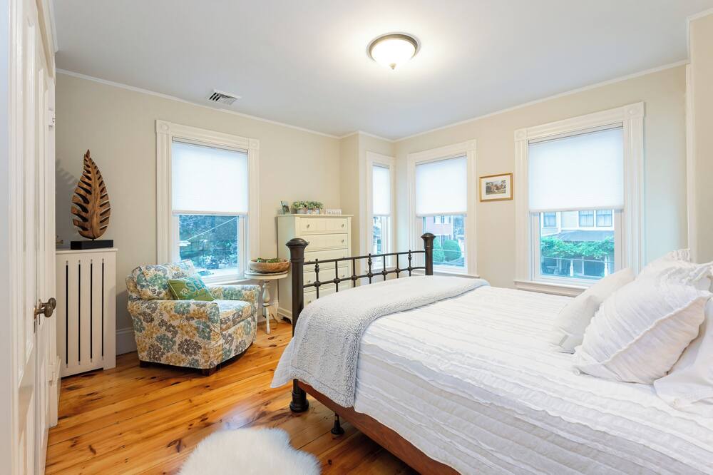 Photo of Bedroom in Newburyport