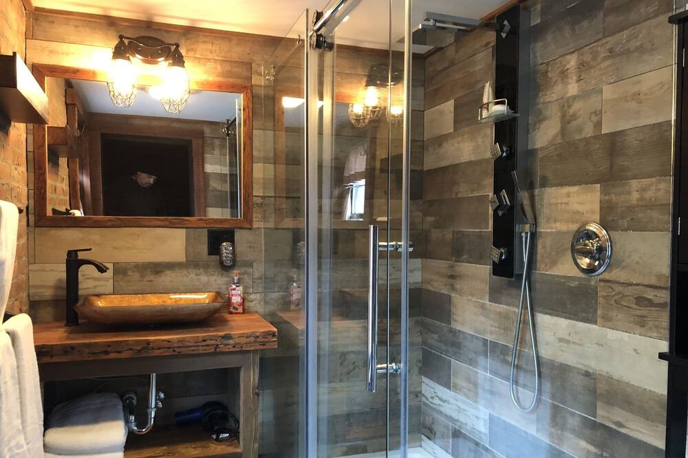 Photo of Bathroom in Hudson