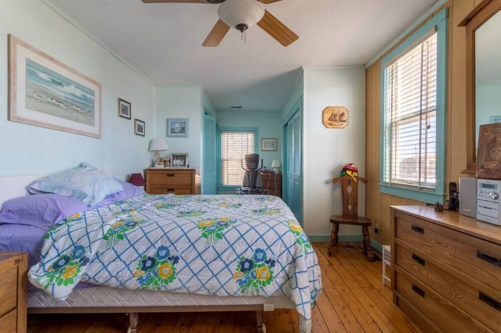 Photo of Bedroom in Seabrook