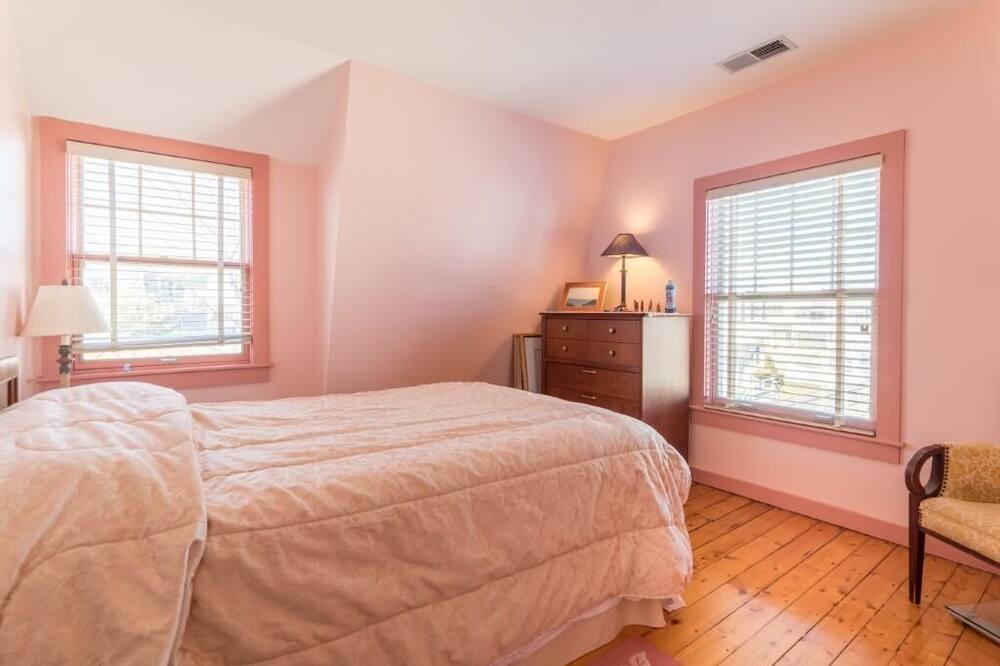 Photo of Bedroom in Seabrook