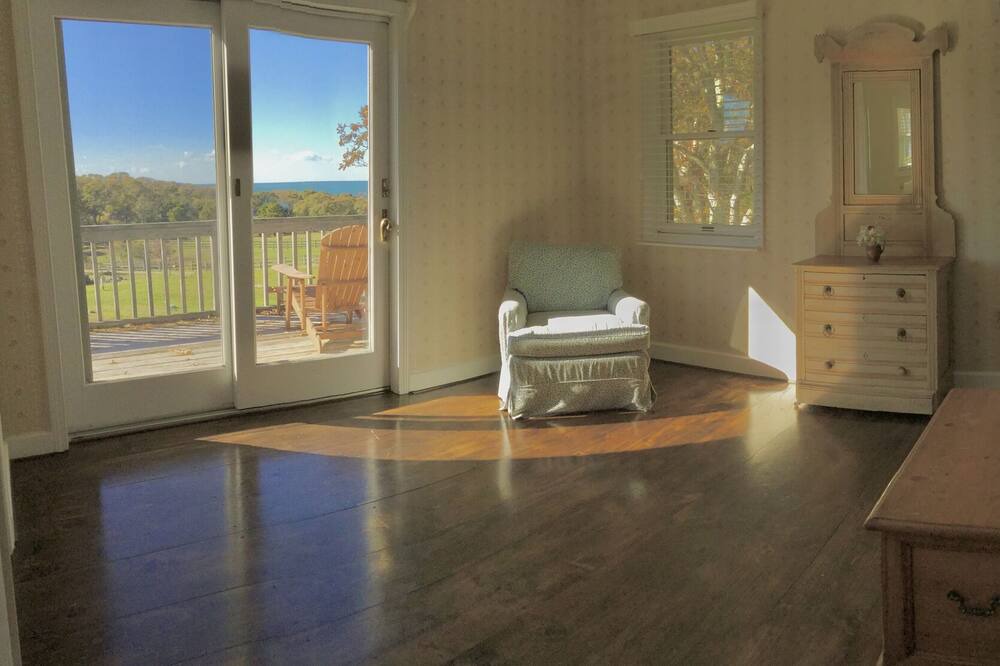 Photo of Bedroom in Menemsha