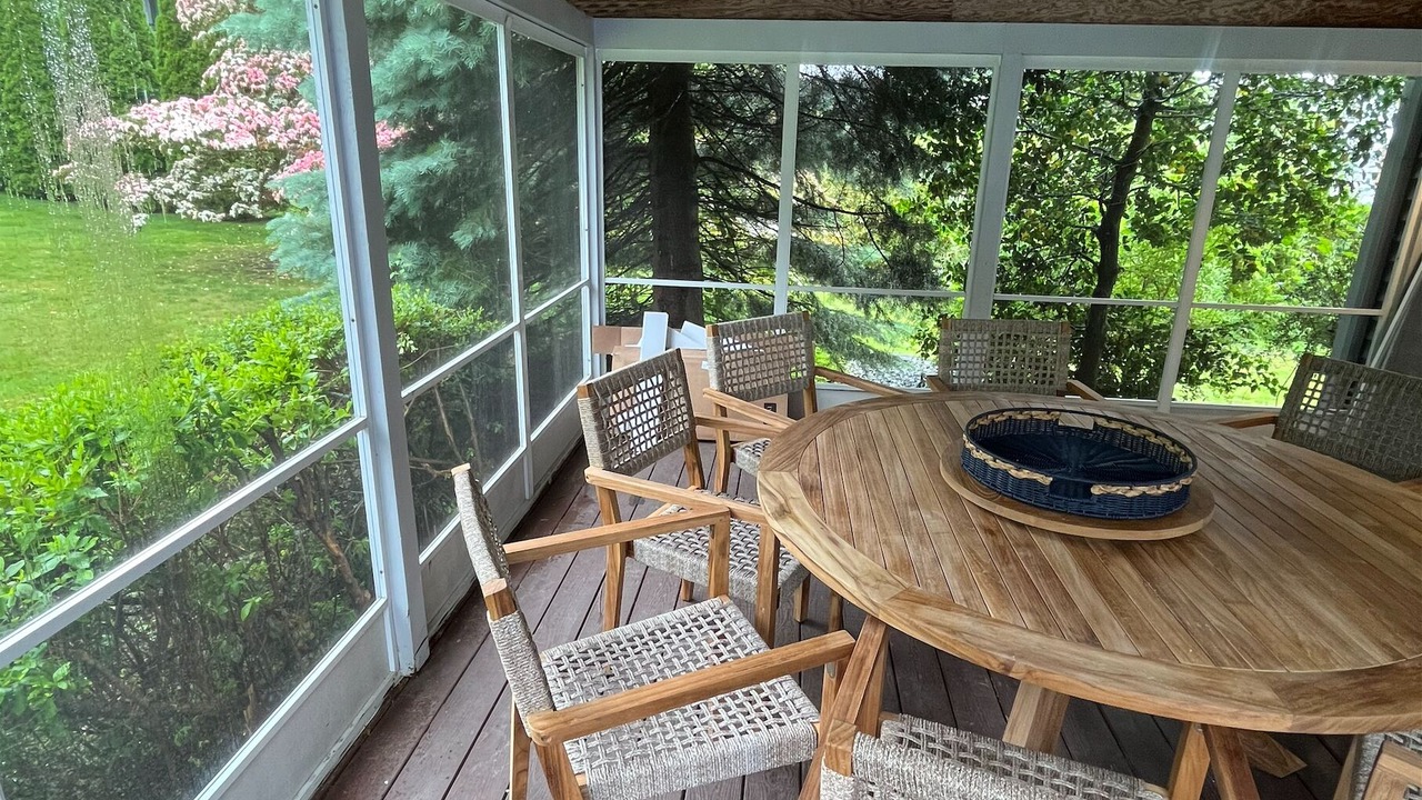 Photo of Outdoor in Top of the Hill