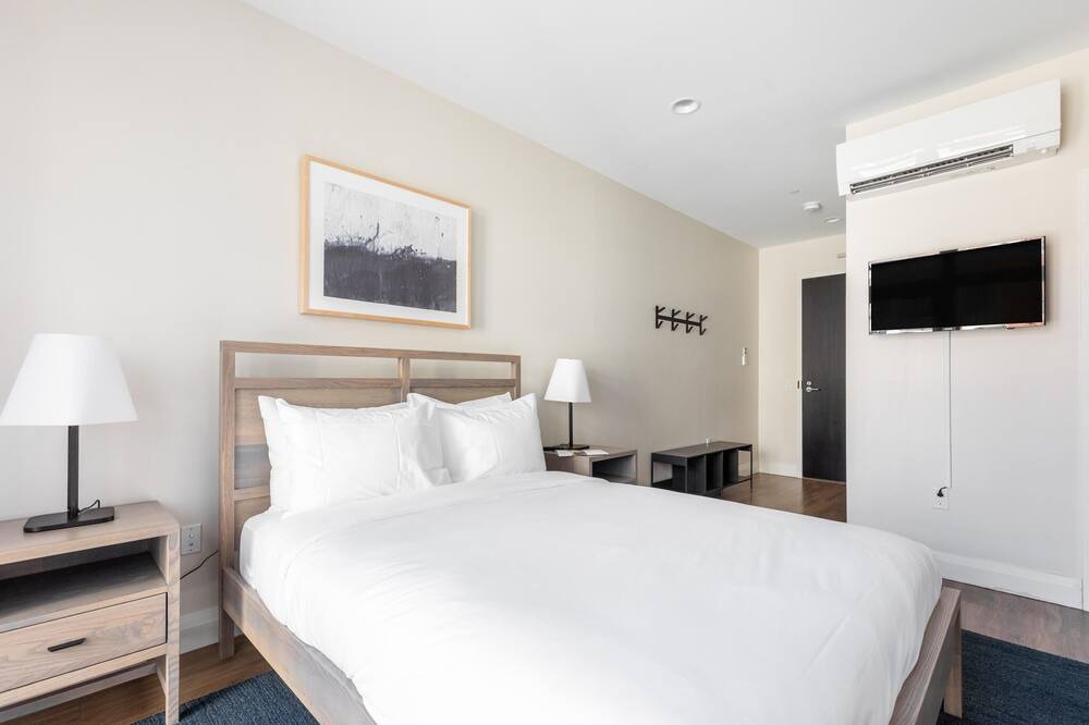 Photo of Bedroom in Newtonville