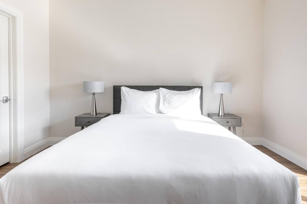 Photo of Bedroom in Newtonville