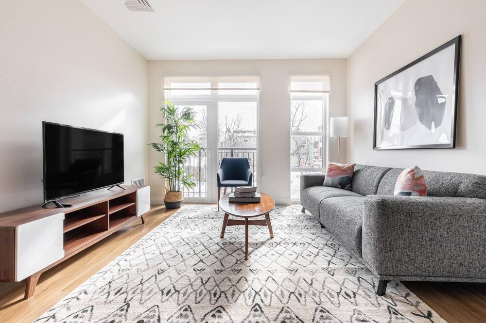 Photo of Livingroom in Newtonville