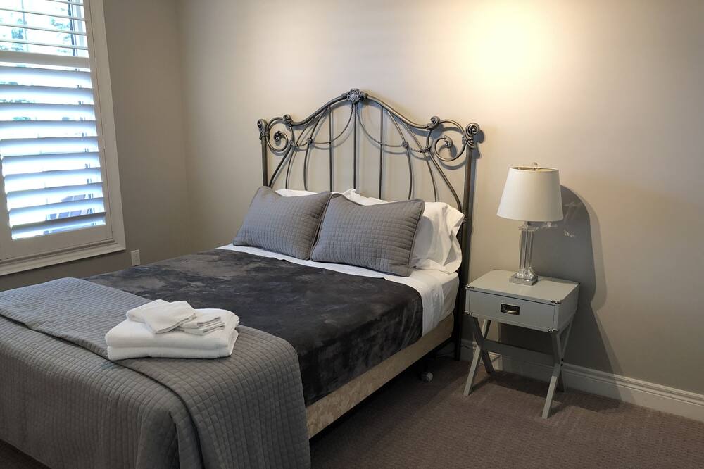 Photo of Bedroom in Virgil