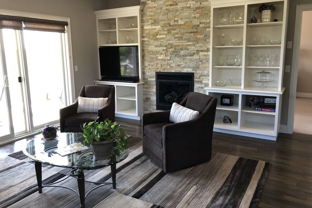 Photo of Livingroom in Virgil