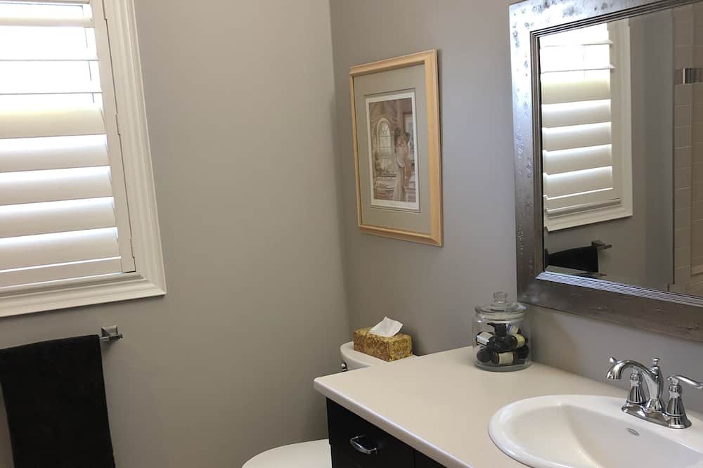Photo of Bathroom in Virgil